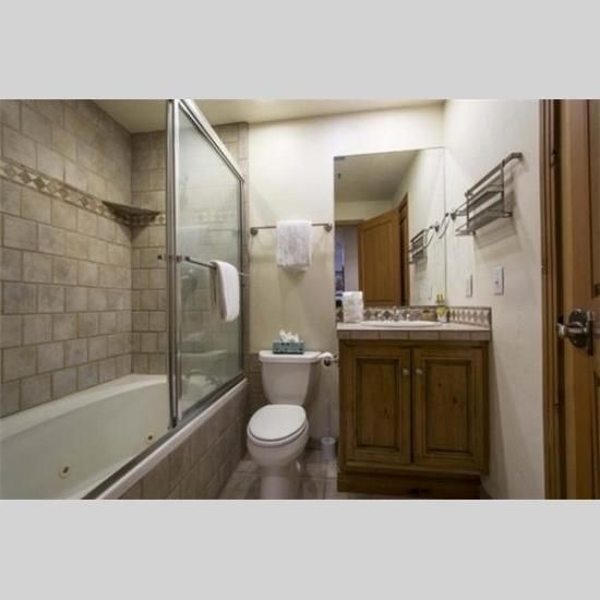 Hotel Sweetwater Lift