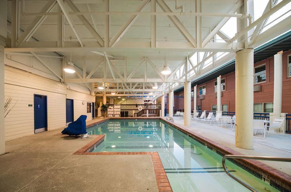 Hotel Sweetwater Lift